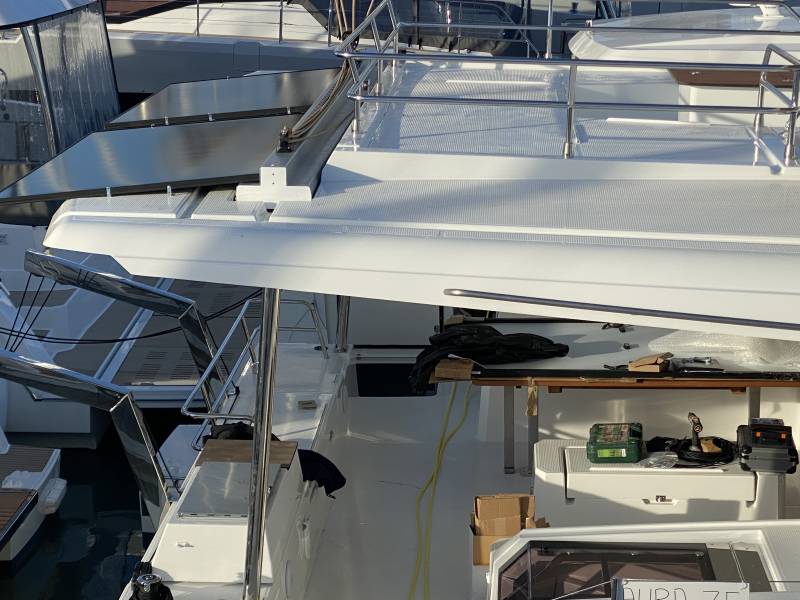 Installation StepSun sur catamaran Corail Caraïbes